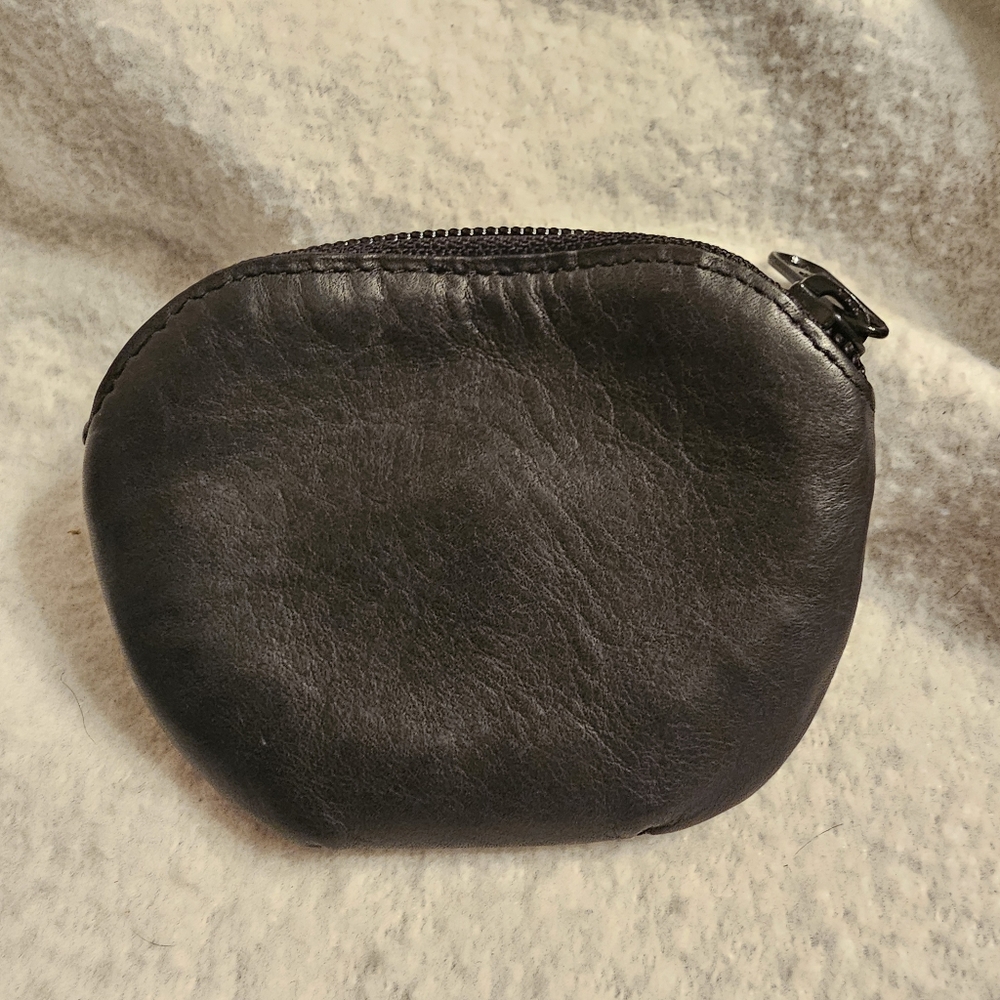 Brighton Vintage Heart Soft Leather Zippered Coin Purse - Picture 2 of 7